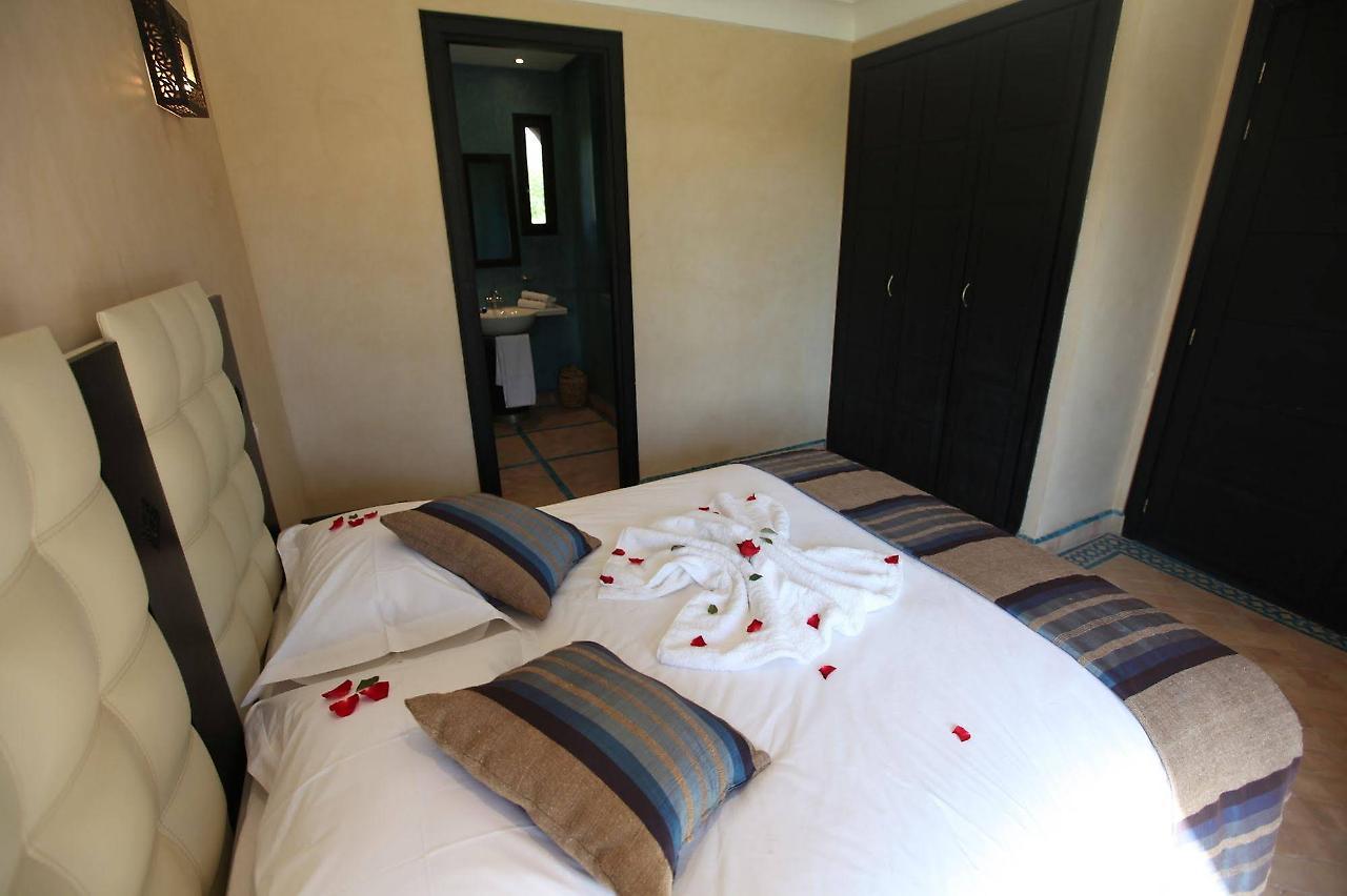 Les Jardins De Zyriab Bed & Breakfast Ait Hamid Exterior photo
