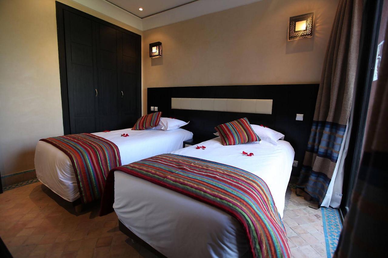 Les Jardins De Zyriab Bed & Breakfast Ait Hamid Exterior photo