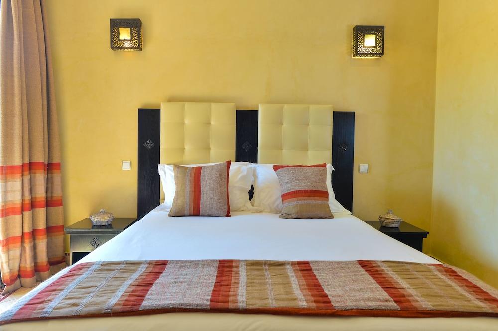 Les Jardins De Zyriab Bed & Breakfast Ait Hamid Exterior photo